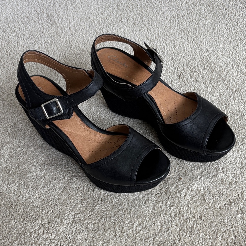 Clarks Black Leather 4” Platform Sandals with Ankle Buckle - Picture 3 of 6